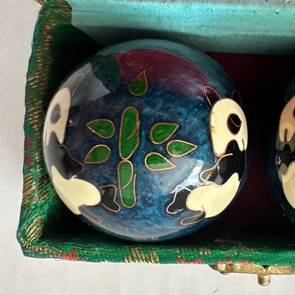 Panda Baoding balls for hand exercise, meditation, stress relief - Picture 2 of 10